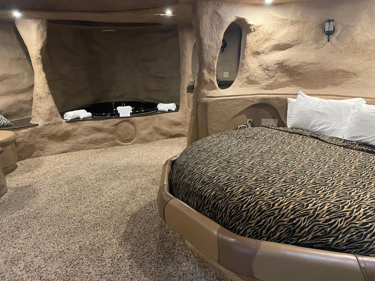 Designer Inn And Suites Toledo ภายนอก รูปภาพ